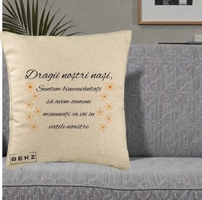 Cadou pentru Nasi - Perna Personalizata Dragii Nostri Nasi Suntem Binecuvantati cu Floricele, 40x40 cm, Bej, Husa Detasabila, Perna Inclusa, BEKZ®