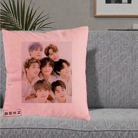 Perna Personalizata K-pop BTS Foto Grup Fete Albe, 40x40 cm, Roz, Husa Detasabila, Perna Inclusa, BEKZ®