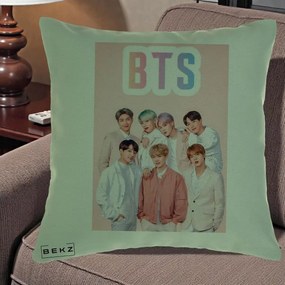 Perna Personalizata K-pop BTS Foto Grup cu BTS si Fond Roz Pastel, 40x40 cm, Verde, Husa Detasabila, Perna Inclusa, BEKZ®