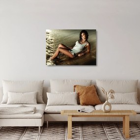 Tablou pe sticlă cu femeie pe plajă (70x50 cm)