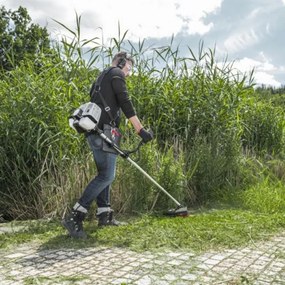 Mașină de tuns iarba BC 400 B