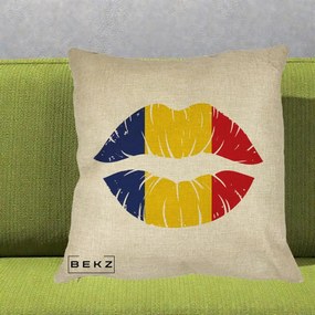 Perna Personalizata Buze Tricolor Romania, 40x40 cm, Crem, Husa Detasabila, Perna Inclusa, BEKZ®