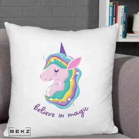 Perna Decorativa Unicorn Believe in Magic, 40x40 cm, Alb Pufos, Husa Detasabila, Perna Inclusa, BEKZ®