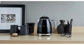 Ceainic electric negru din oțel inoxidabil 800 ml Retro Style – SMEG