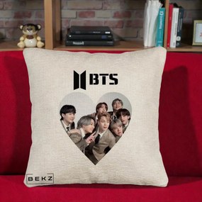 Perna Personalizata K-pop BTS Grup Fotografie in Inima, 40x40 cm, Bej Canapea, Husa Detasabila, Perna Inclusa, BEKZ®