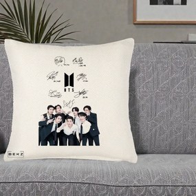 Perna Personalizata K-pop BTS Autografe Toti Membrii cu Fotografie, 40x40 cm, Crem Reliefat, Husa Detasabila, Perna Inclusa, BEKZ®