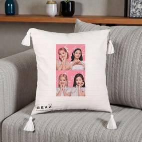 Perna Personalizata K-pop BLACKPINK Colaj Roz, 40x40 cm, Bej cu Franjuri, Husa Detasabila, Perna Inclusa, BEKZ®