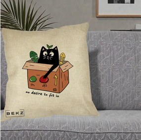 Perna Decorativa Pisica in Cutie No Desire to Fit In, 40x40 cm, Crem, Husa Detasabila, Perna Inclusa, BEKZ®