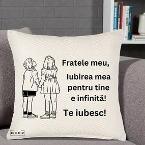 Cadou pentru Frate - Perna Personalizata Fratele Meu Te Iubesc Copii Tinand Maini Line Art, 40x40 cm, Crem Reliefat, Husa Detasabila, Perna Inclusa, BEKZ®