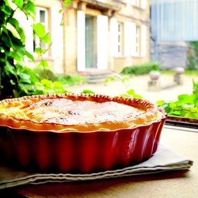 Formă rotundă de copt din ceramică Emile Henry, ⌀ 28 cm, roșu