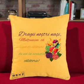 Perna Personalizata Dragii Nostri Nasi Multumim cu Flori Multicolore Colorat, 40x40 cm, Galben, Husa Detasabila, Perna Inclusa, BEKZ®