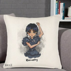 Perna Personalizata Wednesday Addams Dancing Queen, 40x40 cm, Crem Reliefat, Husa Detasabila, Perna Inclusa, BEKZ®