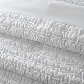 Cuvertură albă matlasată pentru pat dublu 220x220 cm Lennon Stripe – Catherine Lansfield