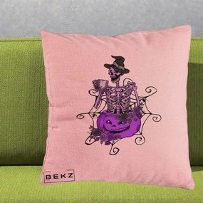 Perna Decorativa Schelet Vrajitor cu Dovleac Violet Halloween, 40x40 cm, Roz, Husa Detasabila, Perna Inclusa, BEKZ®