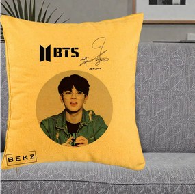 Perna Personalizata K-pop BTS Jimin Portret Cerc Autograf Geaca, 40x40 cm, Galben, Husa Detasabila, Perna Inclusa, BEKZ®