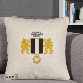Perna Personalizata CSM Unirea Alba Iulia Fotbal, 40x40 cm, Bej Canapea, Husa Detasabila, Perna Inclusa, BEKZ®