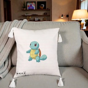 Perna Personalizata Squirtle Pokemon, 40x40 cm, Bej cu Franjuri, Husa Detasabila, Perna Inclusa, BEKZ®