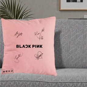 Perna Personalizata K-pop BLACKPINK Tinute Negre Grup Simplu, 40x40 cm, Roz, Husa Detasabila, Perna Inclusa, BEKZ®
