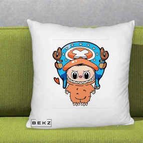 Perna Personalizata Labubu x Tony Tony Chopper, 40x40 cm, Alb Pufos, Husa Detasabila, Perna Inclusa, BEKZ®