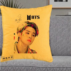 Perna Personalizata K-pop BTS Jimin Portret Artistic Multicolor cu Autograf, 40x40 cm, Galben, Husa Detasabila, Perna Inclusa, BEKZ®
