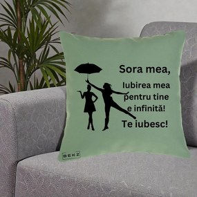 Cadou pentru Sora - Perna Personalizata Sora Mea Te Iubesc Siluete Negre cu Umbrela, 40x40 cm, Verde, Husa Detasabila, Perna Inclusa, BEKZ®