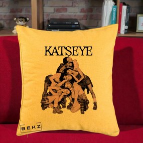 Perna Personalizata K-pop KATSEYE Foto Roz Vintage, 40x40 cm, Galben, Husa Detasabila, Perna Inclusa, BEKZ®