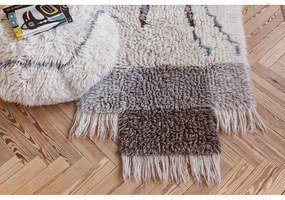 Taburet alb cu tapițerie din lână Berber Soul – Lorena Canals