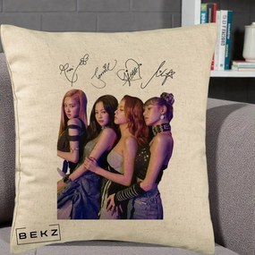 Perna Personalizata K-pop BLACKPINK Fotografie Grup Autografe Deasupra, 40x40 cm, Bej, Husa Detasabila, Perna Inclusa, BEKZ®