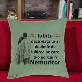Cadou pentru Iubita - Perna Personalizata Iubitu Nemuritor cu Cuplu Acuarela si Inimi Rosii, 40x40 cm, Verde, Husa Detasabila, Perna Inclusa, BEKZ®