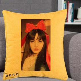 Perna Personalizata K-pop BLACKPINK Rose cu Funda Rosie, 40x40 cm, Galben, Husa Detasabila, Perna Inclusa, BEKZ®