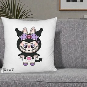 Perna Personalizata Labubu x Kuromi, 40x40 cm, Alb Pufos, Husa Detasabila, Perna Inclusa, BEKZ®