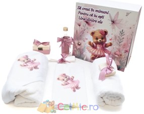 Trusou botez personalizat cu 8 piese - Ursulet Roz - SPB-108