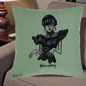 Perna Personalizata Wednesday Addams Dans Gotic, 40x40 cm, Verde, Husa Detasabila, Perna Inclusa, BEKZ®