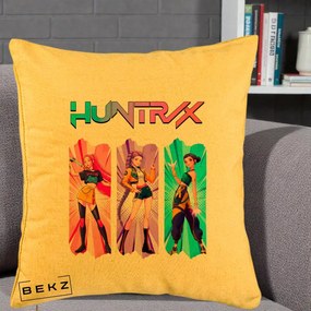 Perna Personalizata K-pop HUNTRX Trio cu Pisica in Benzi, 40x40 cm, Galben, Husa Detasabila, Perna Inclusa, BEKZ®