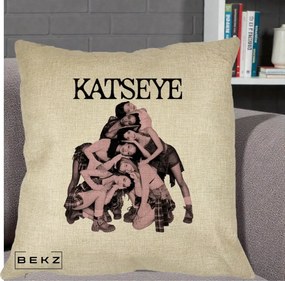 Perna Personalizata K-pop KATSEYE Foto Roz Vintage, 40x40 cm, Crem, Husa Detasabila, Perna Inclusa, BEKZ®
