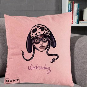 Perna Personalizata Wednesday Addams cu Caine Dalmatian, 40x40 cm, Roz, Husa Detasabila, Perna Inclusa, BEKZ®