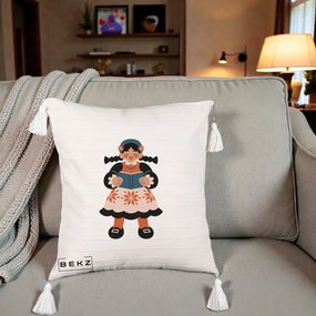 Perna Personalizata Fetita cu Carte Ilustratie Folk, 40x40 cm, Bej cu Franjuri, Husa Detasabila, Perna Inclusa, BEKZ®