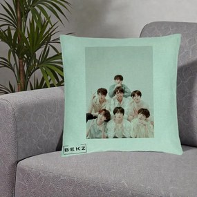 Perna Personalizata K-pop BTS Foto Grup Pastel, 40x40 cm, Verde Menta, Husa Detasabila, Perna Inclusa, BEKZ®