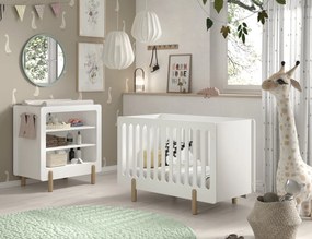 Set mobilier pentru copii SMILE, alb, pat 60 x 120 cm cu bare robuste și bază reglabilă, plus masă de schimbat cu trei rafturi deschise – Vipack