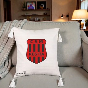 Perna Personalizata CSM Resita Fotbal, 40x40 cm, Bej cu Franjuri, Husa Detasabila, Perna Inclusa, BEKZ®