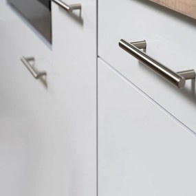 Mobilă de bucătărie Yorki 370, corp din stejar Sonoma, cu față alb satinat