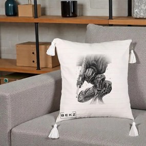 Perna Personalizata Berserk Guts Armor of Darkness Manga, 40x40 cm, Bej cu Franjuri, Husa Detasabila, Perna Inclusa, BEKZ®