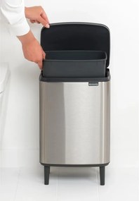 Cos de gunoi Brabantia Bo Small Hi 1006642, 4 l, Deschidere lina si silentioasa, Baza antiderapanta, Rezistent la amprente, Otel inoxidabil/Mat