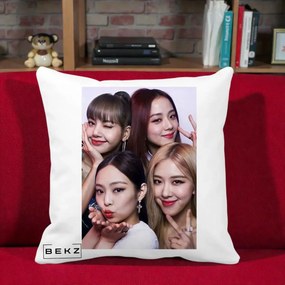 Perna Personalizata K-pop BLACKPINK Foto Grup Selfie 4 Membre, 40x40 cm, Alba Mata, Husa Detasabila, Perna Inclusa, BEKZ®