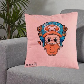 Perna Personalizata Labubu x Tony Tony Chopper, 40x40 cm, Roz, Husa Detasabila, Perna Inclusa, BEKZ®