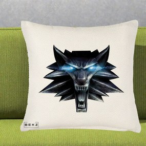 Perna Decorativa The Witcher Wolf Head, 40x40 cm, Crem Reliefat, Husa Detasabila, Perna Inclusa, BEKZ®