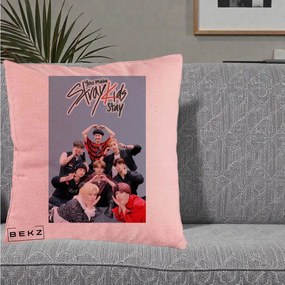 Perna Personalizata K-pop Stray Kids You Make Stray Kids Stay cu Foto Grup, 40x40 cm, Roz, Husa Detasabila, Perna Inclusa, BEKZ®