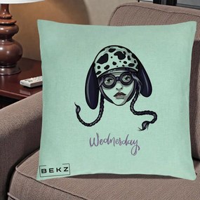Perna Personalizata Wednesday Addams cu Caine Dalmatian, 40x40 cm, Verde Menta, Husa Detasabila, Perna Inclusa, BEKZ®