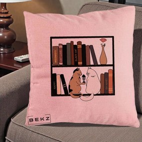 Perna Personalizata Pisici si Carti pe Raft, 40x40 cm, Roz, Husa Detasabila, Perna Inclusa, BEKZ®