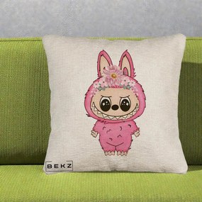 Perna Personalizata Labubu Roz cu Coroana Florala, 40x40 cm, Bej Canapea, Husa Detasabila, Perna Inclusa, BEKZ®